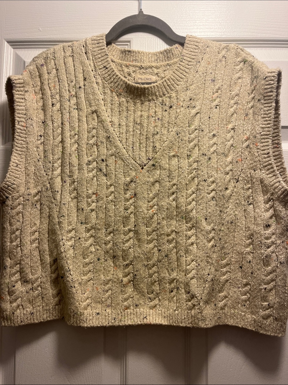 Pilcro Cream Cable-Knit V-Neck Sleeveless Sweater Vest